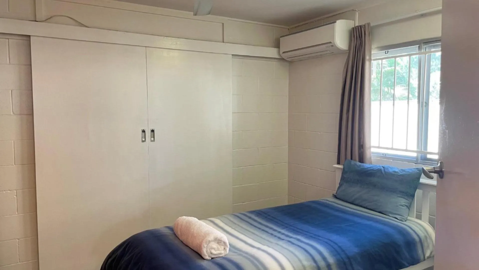 Pet Friendly Home Walking Distance To Surf Beach - North St, Woorim 0*,